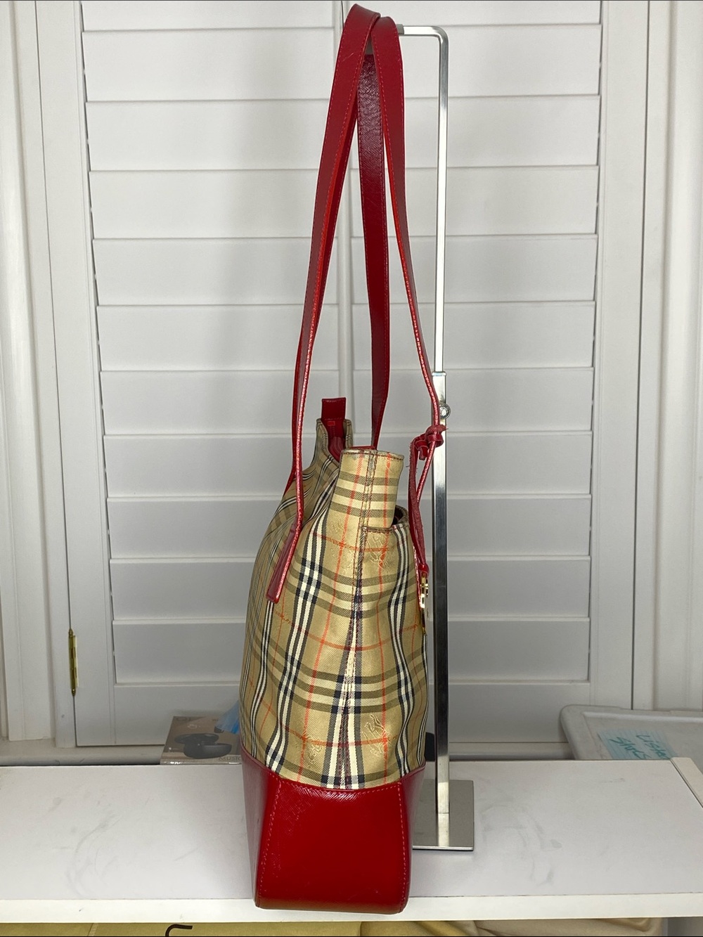 Burberry Nova Check Tote with Red Trim and Handles - Picture 4 of 16